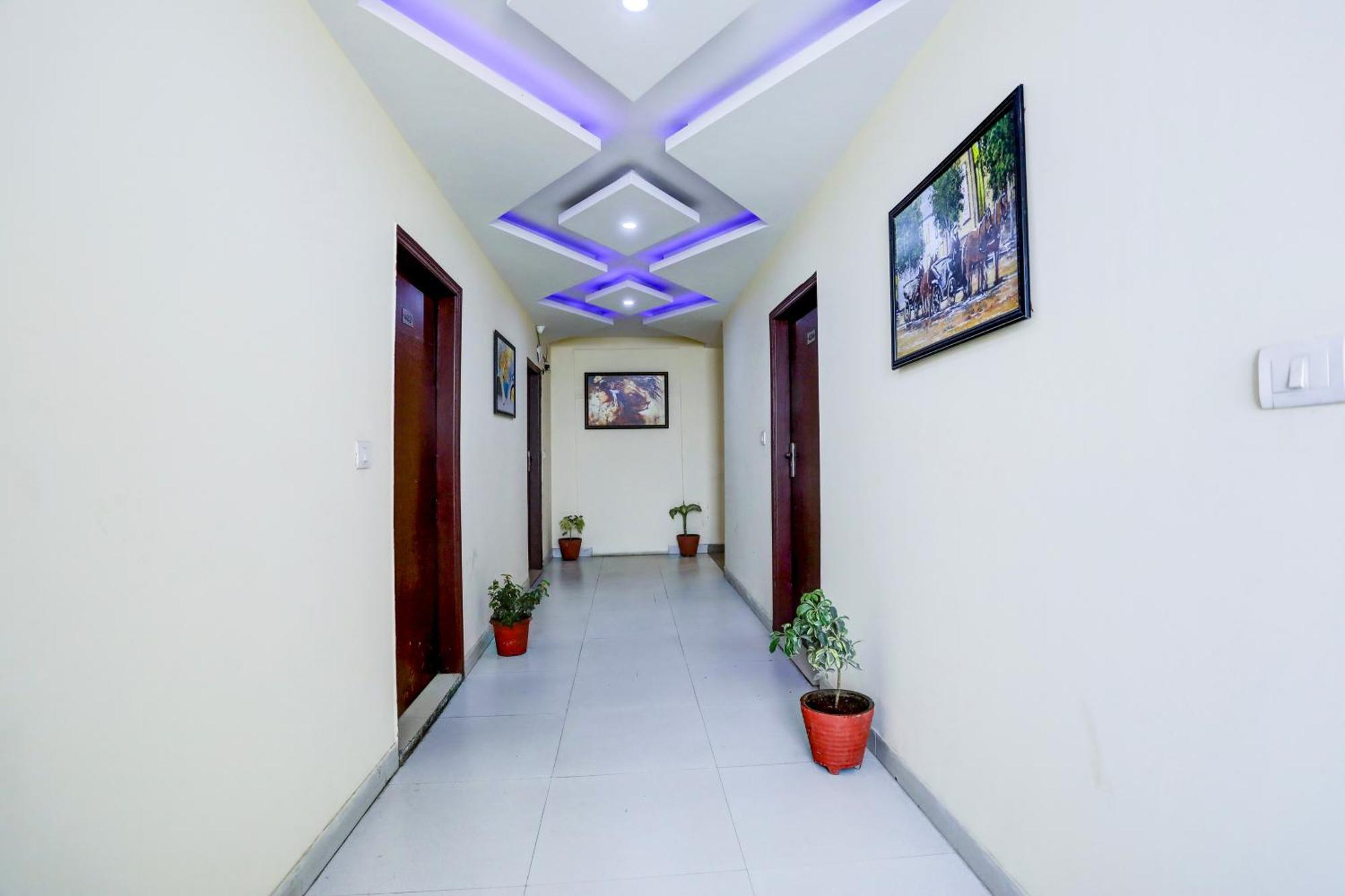 Global Stay Near Delhi Airport نيودلهي المظهر الخارجي الصورة